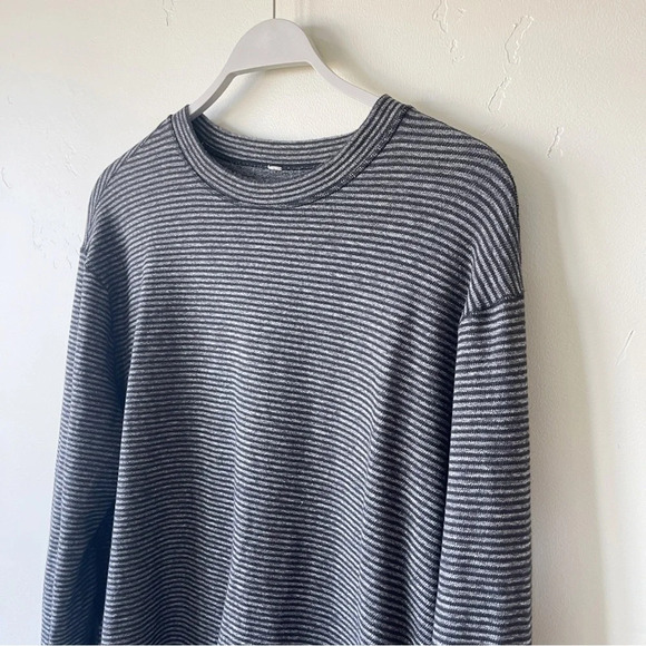 Lululemon Men’s Long Sleeve Crew Neck Athleisure Pullover Striped Gray XL - Picture 2 of 7